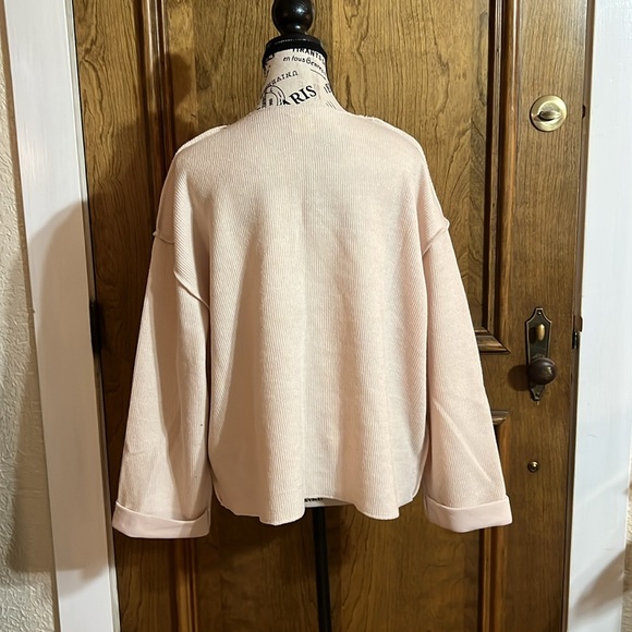 Chic Light Tan Sweater with V-Neck and Cutout Detail - Picture 4 of 5
